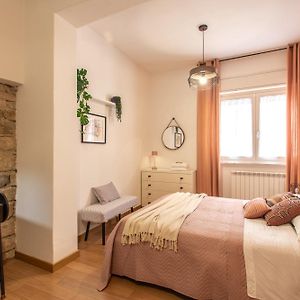 Camera grande con letto king size